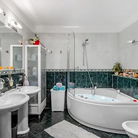 公寓 Big Modern Two - Bedroom With Sea View And Balcony - 斯普利特