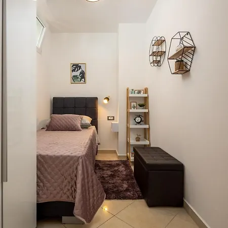 Big Modern Two - Bedroom With Sea View And Balcony - 公寓 斯普利特