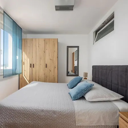 Big Modern Two - Bedroom With Sea View And Balcony - * スプリト